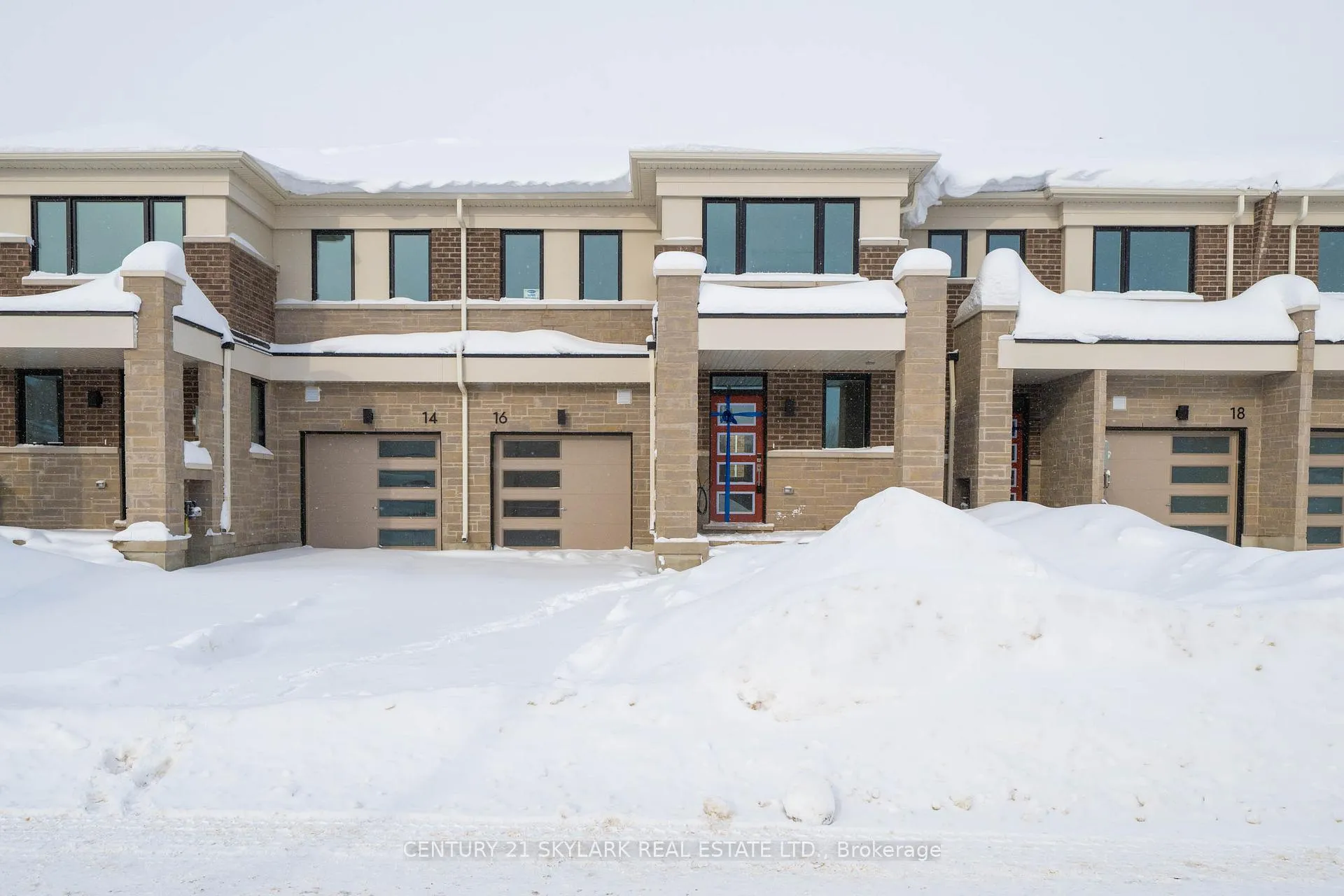 Photo 2 of 16 Ivory Road, Barrie, Rural Barrie Southeast — HOMEH