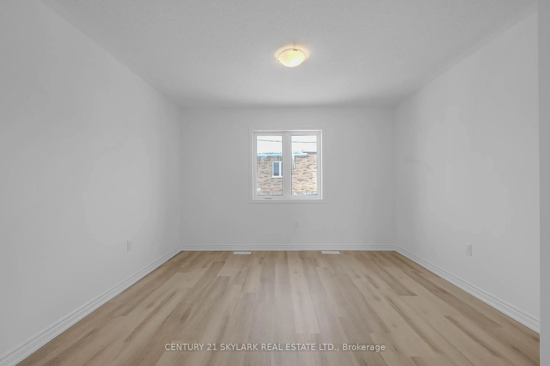 Photo 17 of 16 Ivory Road, Barrie, Rural Barrie Southeast — HOMEH