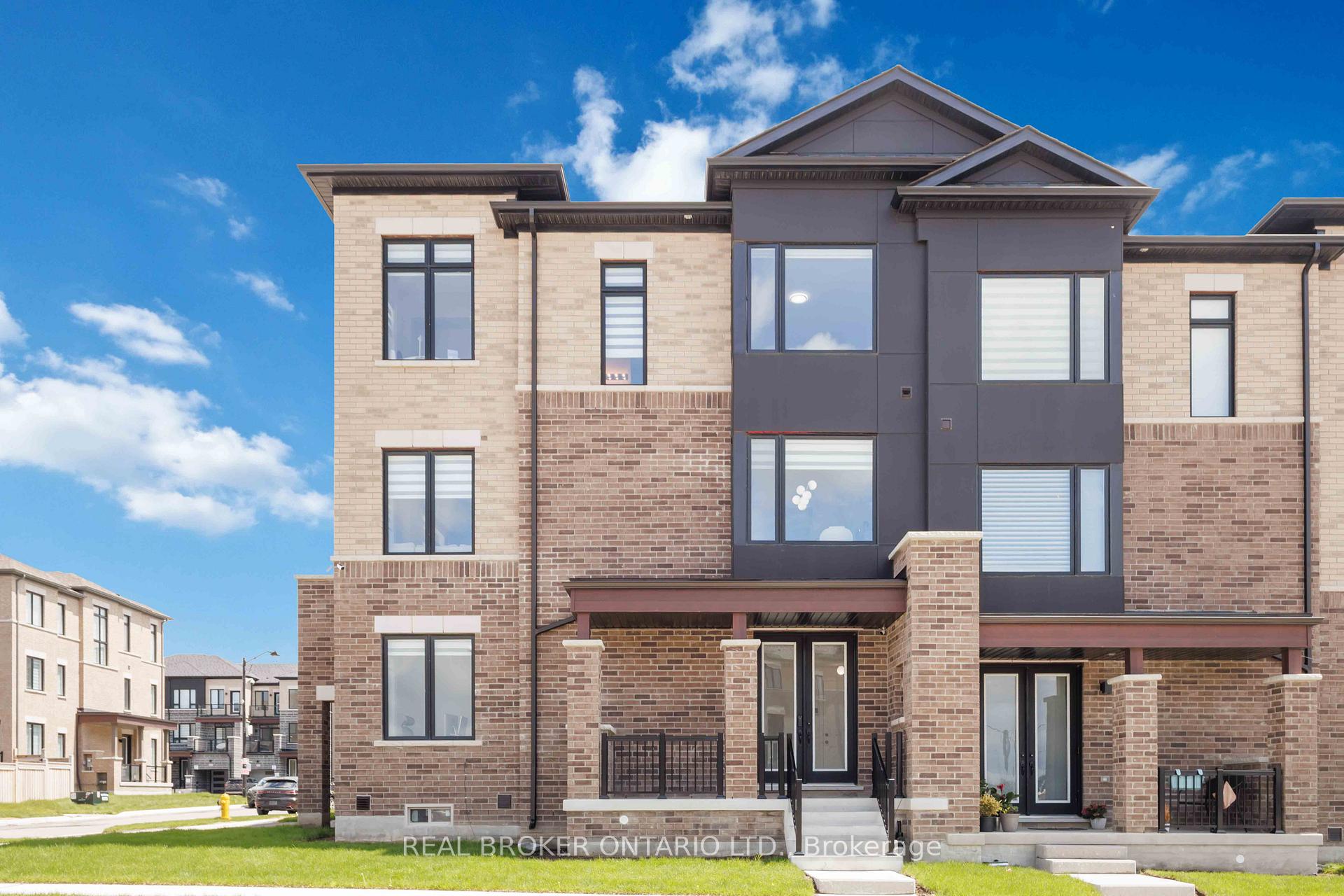 Photo 3 of 63 Tennant Circle, Vaughan, Vellore Village — HOMEH