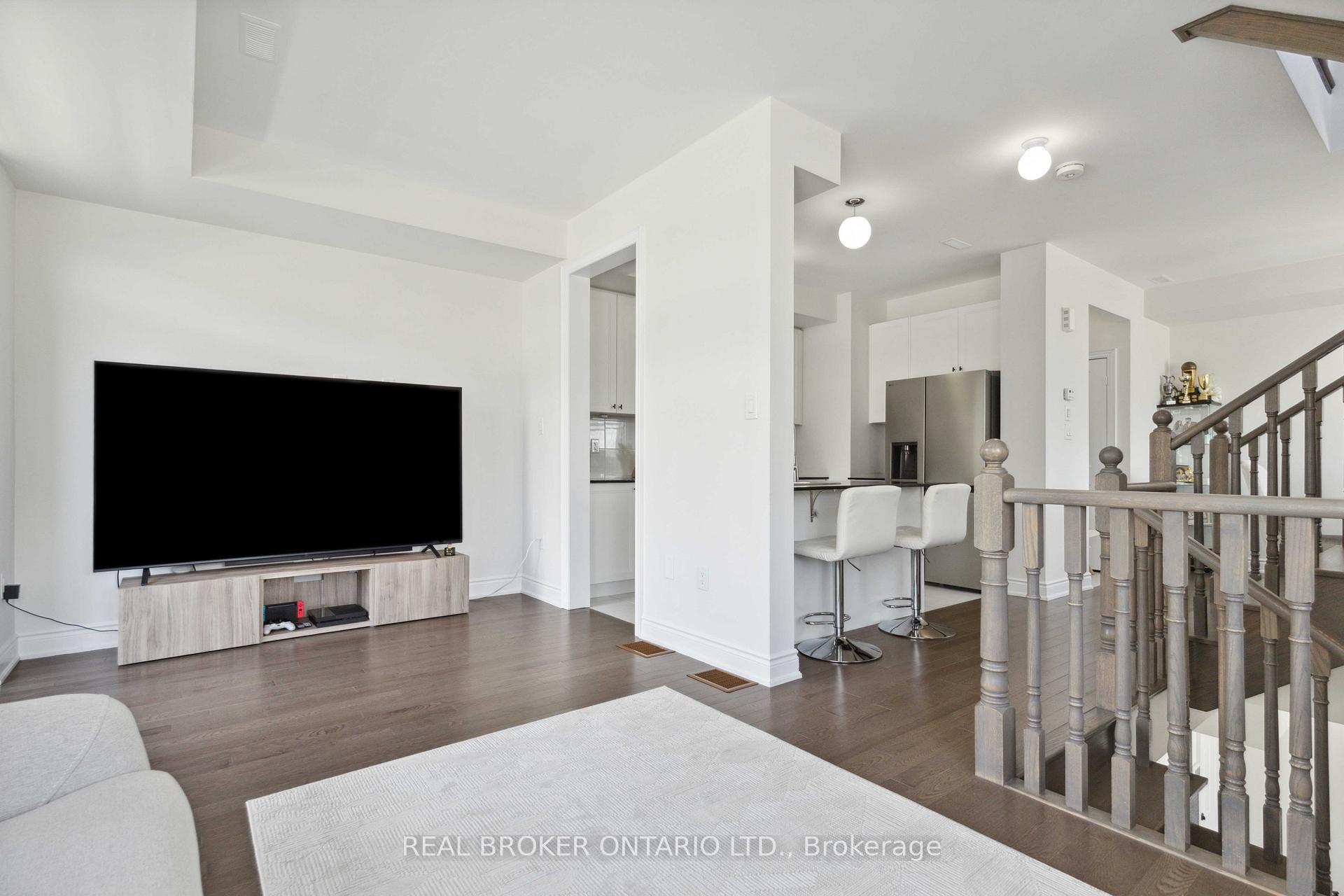 Photo 6 of 63 Tennant Circle, Vaughan, Vellore Village — HOMEH