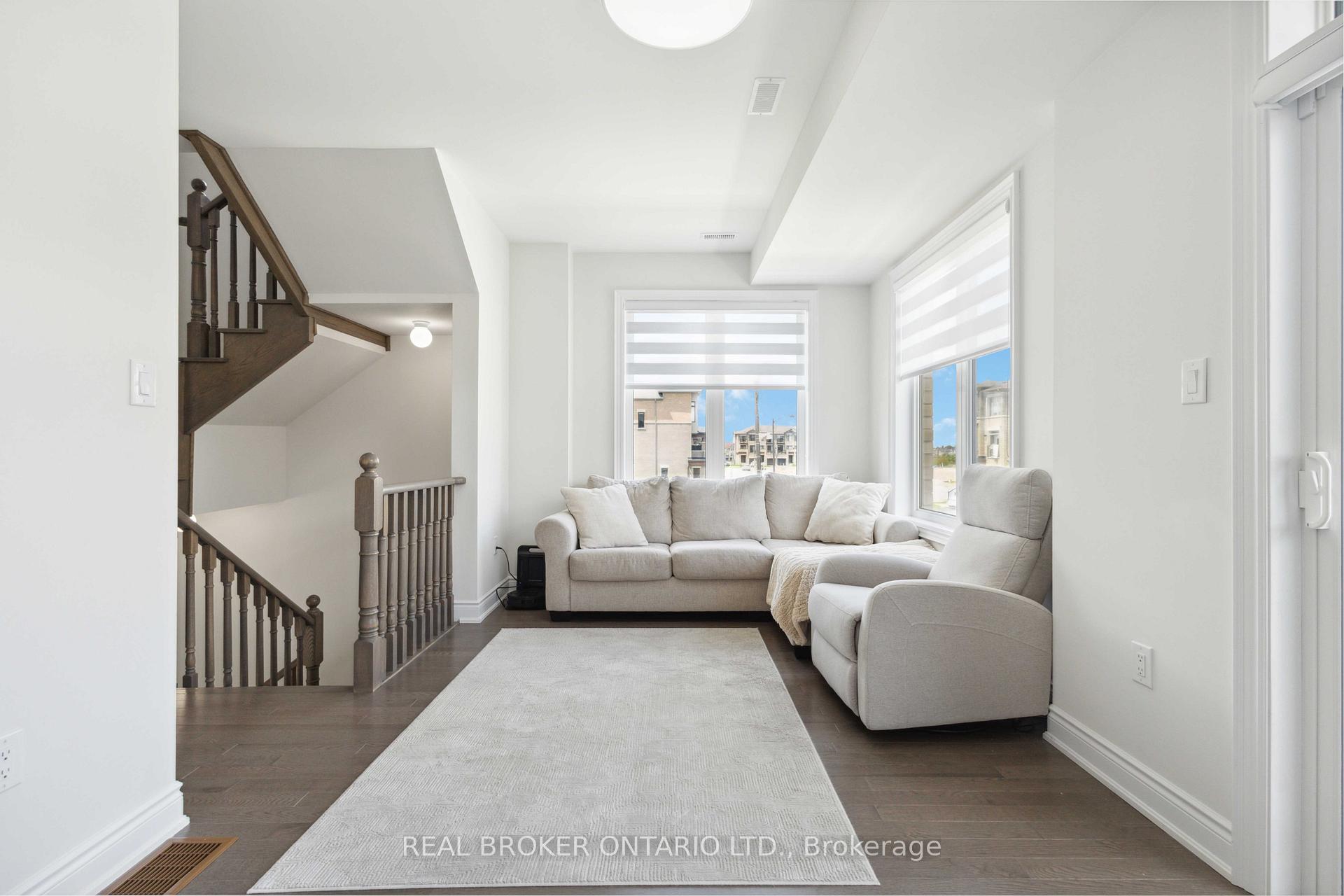 Photo 9 of 63 Tennant Circle, Vaughan, Vellore Village — HOMEH