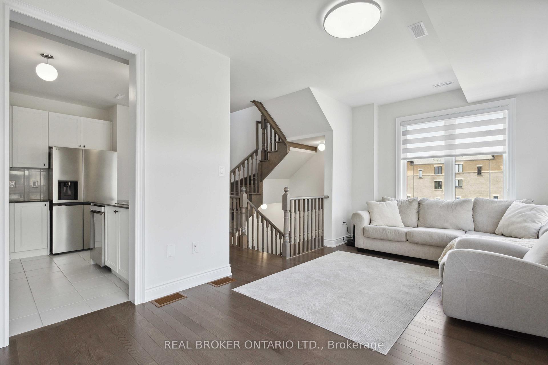 Photo 12 of 63 Tennant Circle, Vaughan, Vellore Village — HOMEH