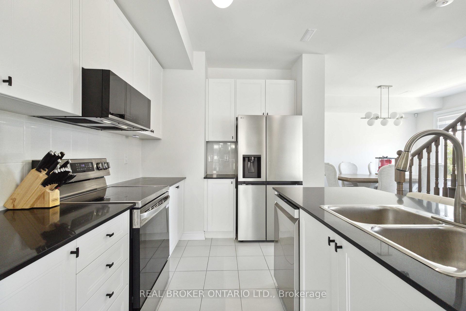 Photo 13 of 63 Tennant Circle, Vaughan, Vellore Village — HOMEH