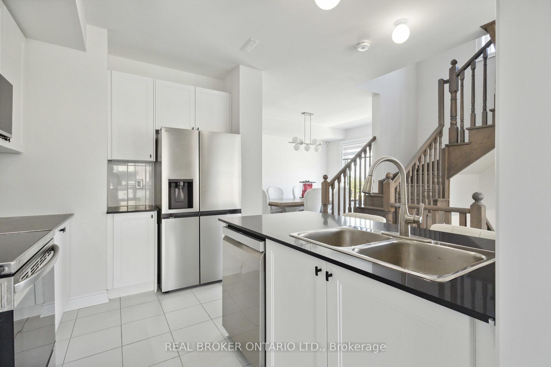 Photo 14 of 63 Tennant Circle, Vaughan, Vellore Village — HOMEH
