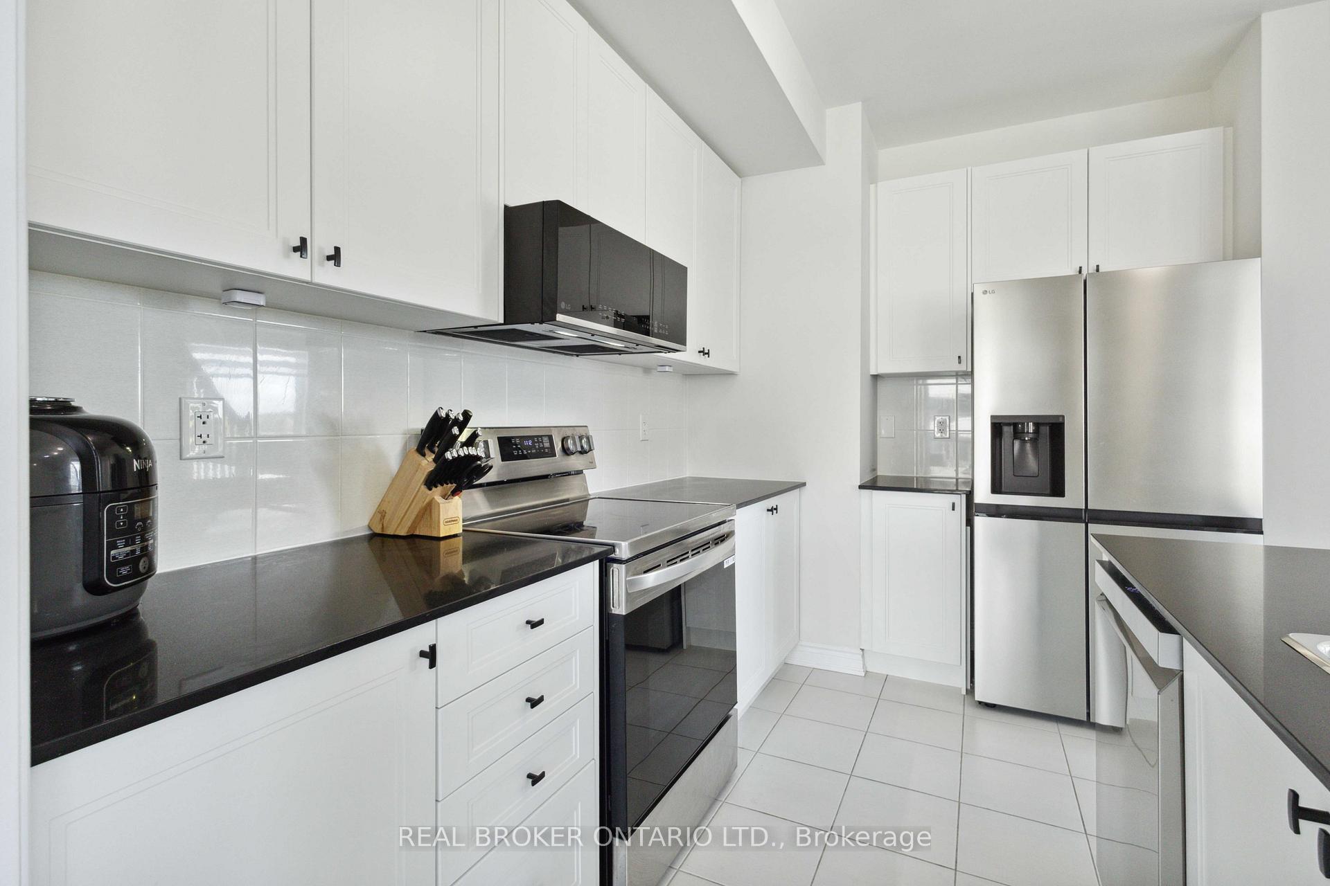 Photo 15 of 63 Tennant Circle, Vaughan, Vellore Village — HOMEH