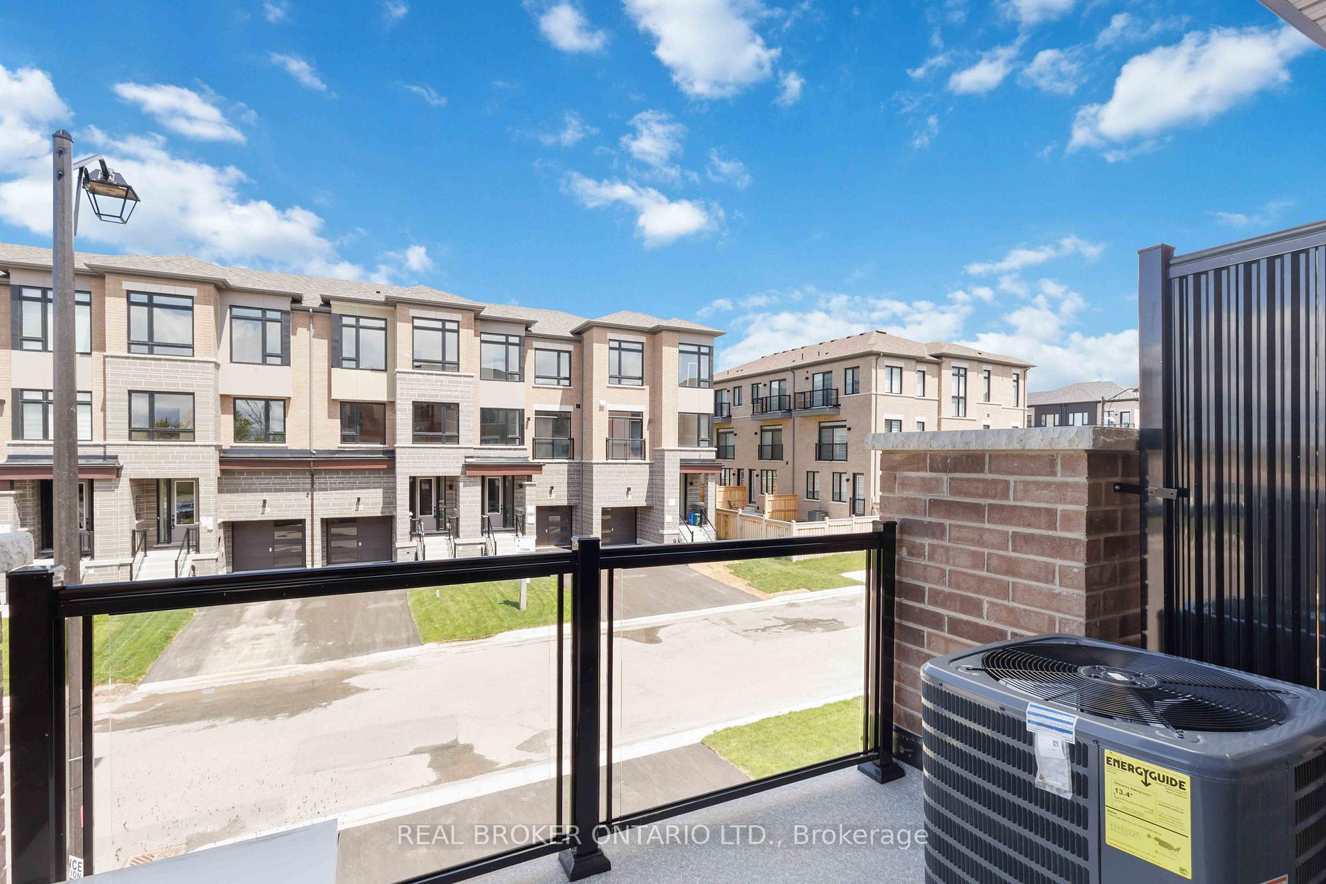 Photo 30 of 63 Tennant Circle, Vaughan, Vellore Village — HOMEH