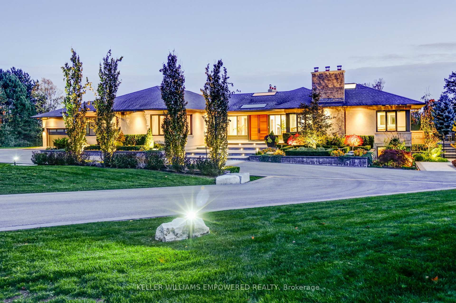Photo 4 of 17 Dew Drop Court, Vaughan, Rural Vaughan — HOMEH