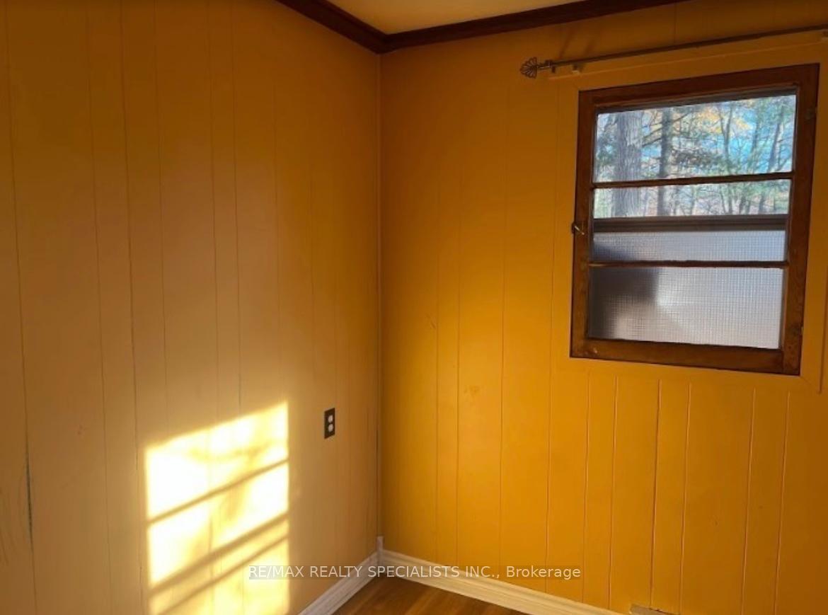 Photo 4 of Unit B, 113 31st Street, Wasaga Beach — HOMEH
