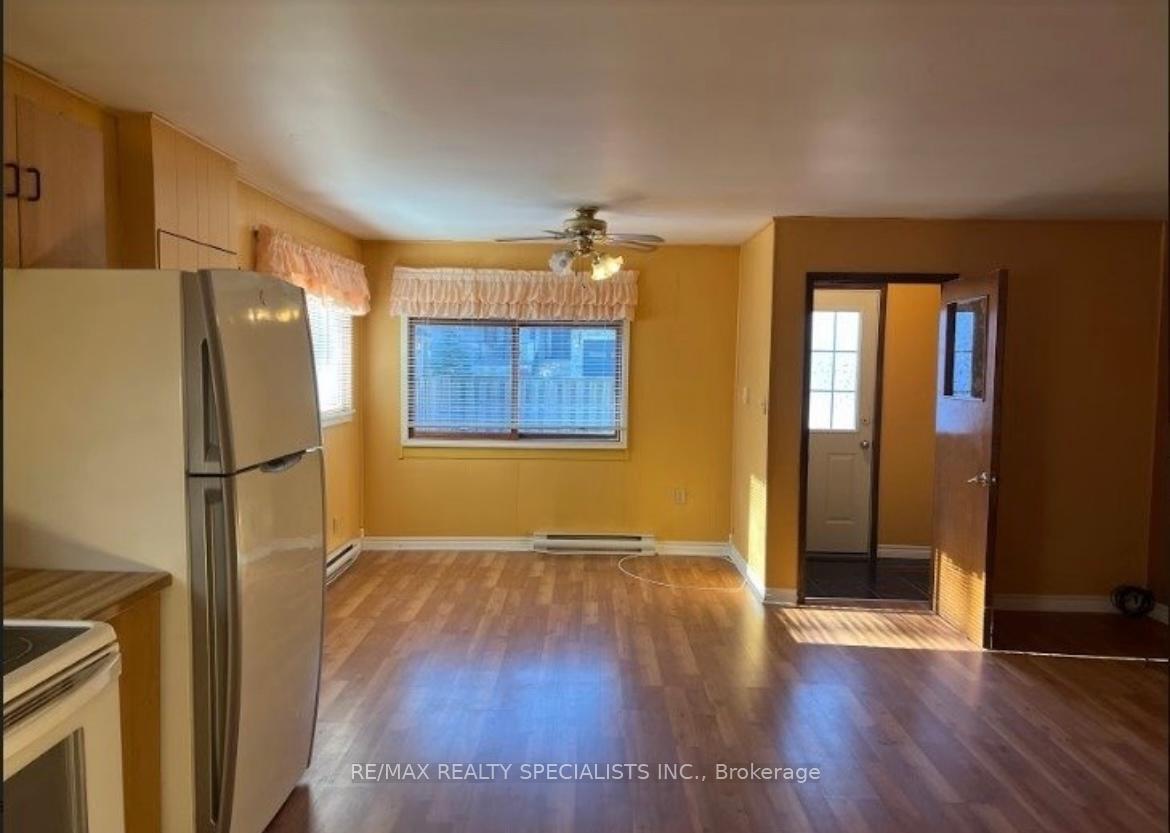 Photo 7 of Unit B, 113 31st Street, Wasaga Beach — HOMEH