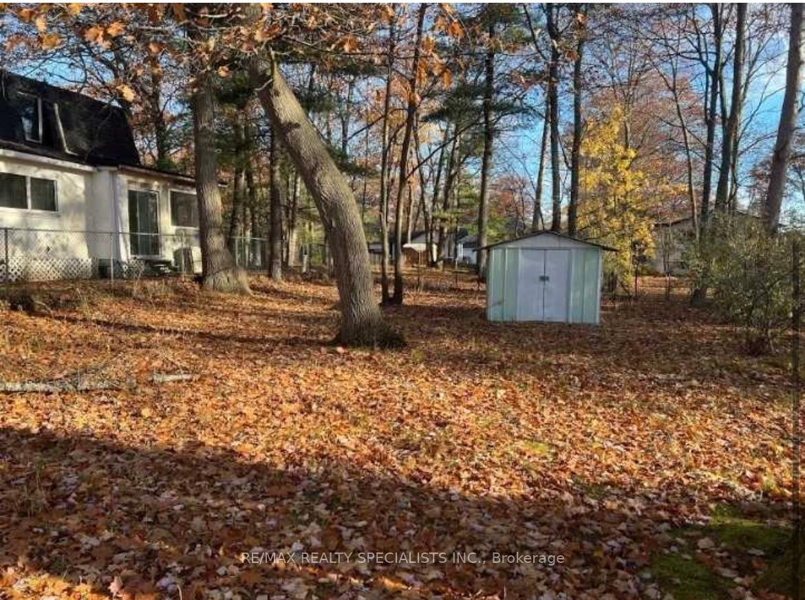 Photo 9 of Unit B, 113 31st Street, Wasaga Beach — HOMEH