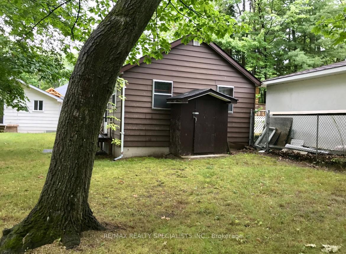 Photo 10 of Unit B, 113 31st Street, Wasaga Beach — HOMEH