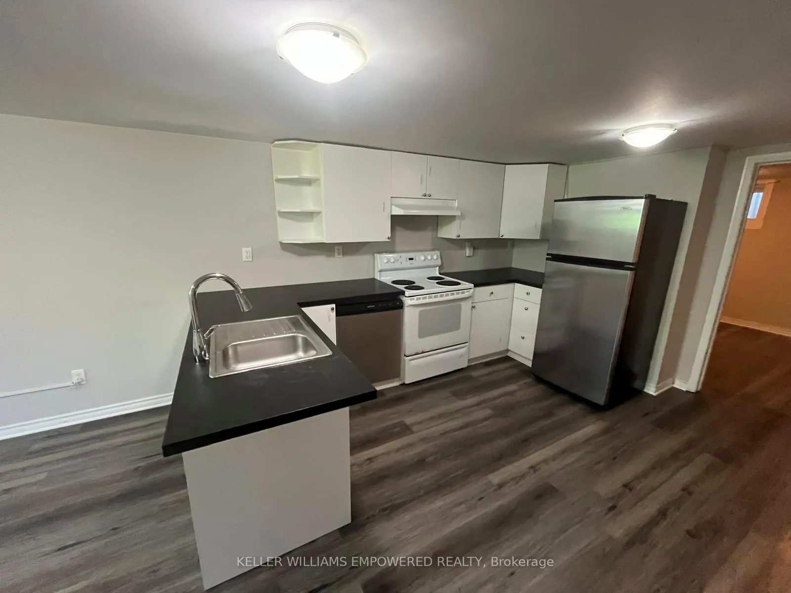 Photo 12 of Unit Lower, 17 Collins Crescent, Aurora, Aurora Heights — HOMEH