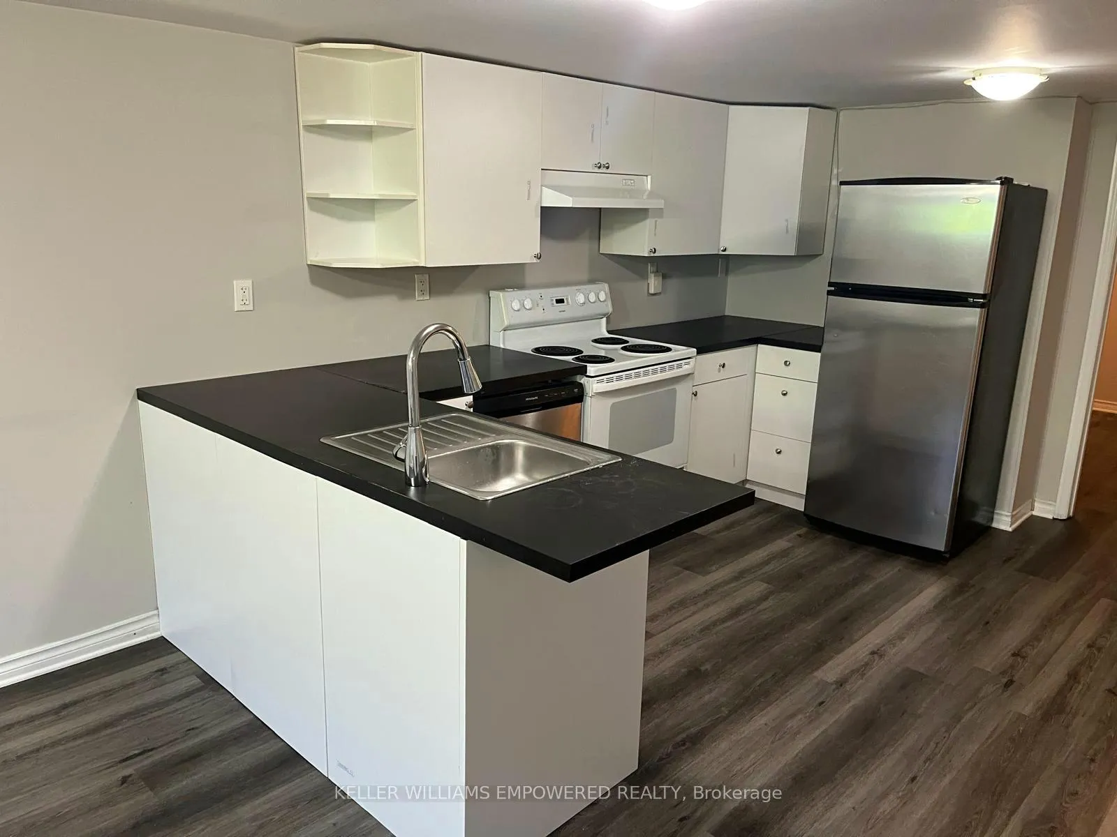Photo 14 of Unit Lower, 17 Collins Crescent, Aurora, Aurora Heights — HOMEH