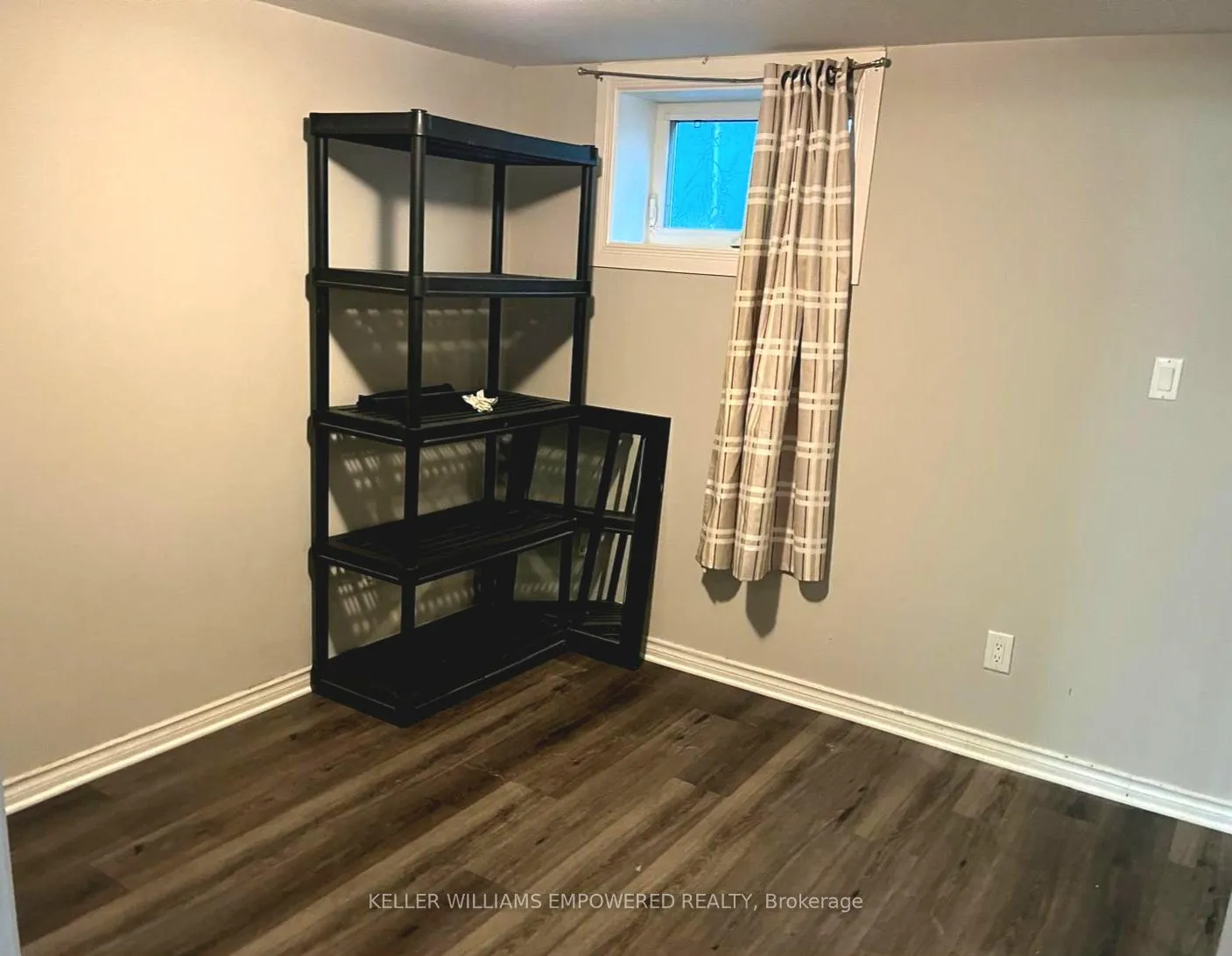 Photo 23 of Unit Lower, 17 Collins Crescent, Aurora, Aurora Heights — HOMEH