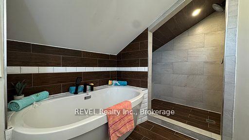 Photo 24 of 260 Wallace Avenue S, Welland, Lincoln/Crowland — HOMEH