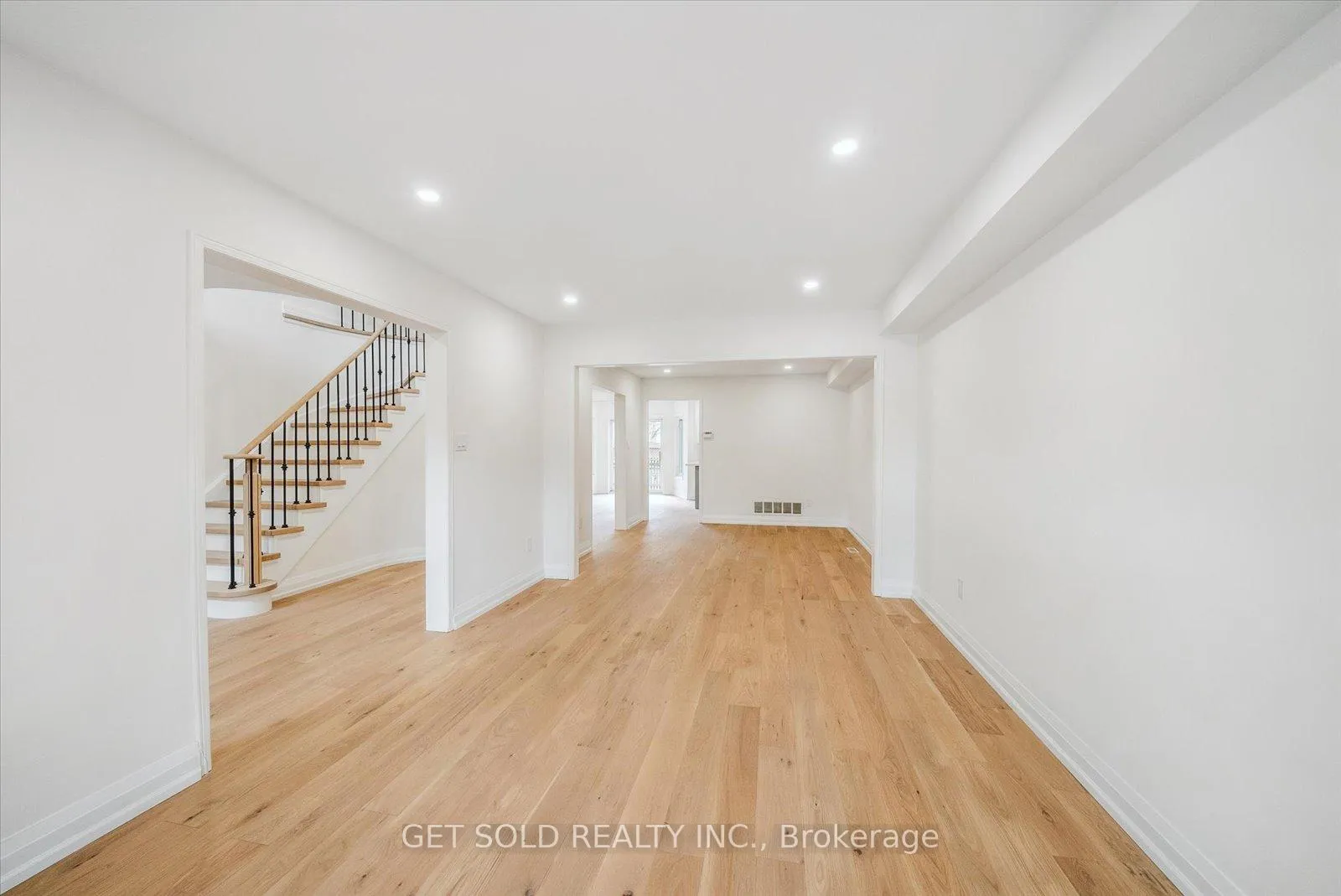 Photo 6 of 27 Edenbridge Drive, Vaughan, Beverley Glen — HOMEH