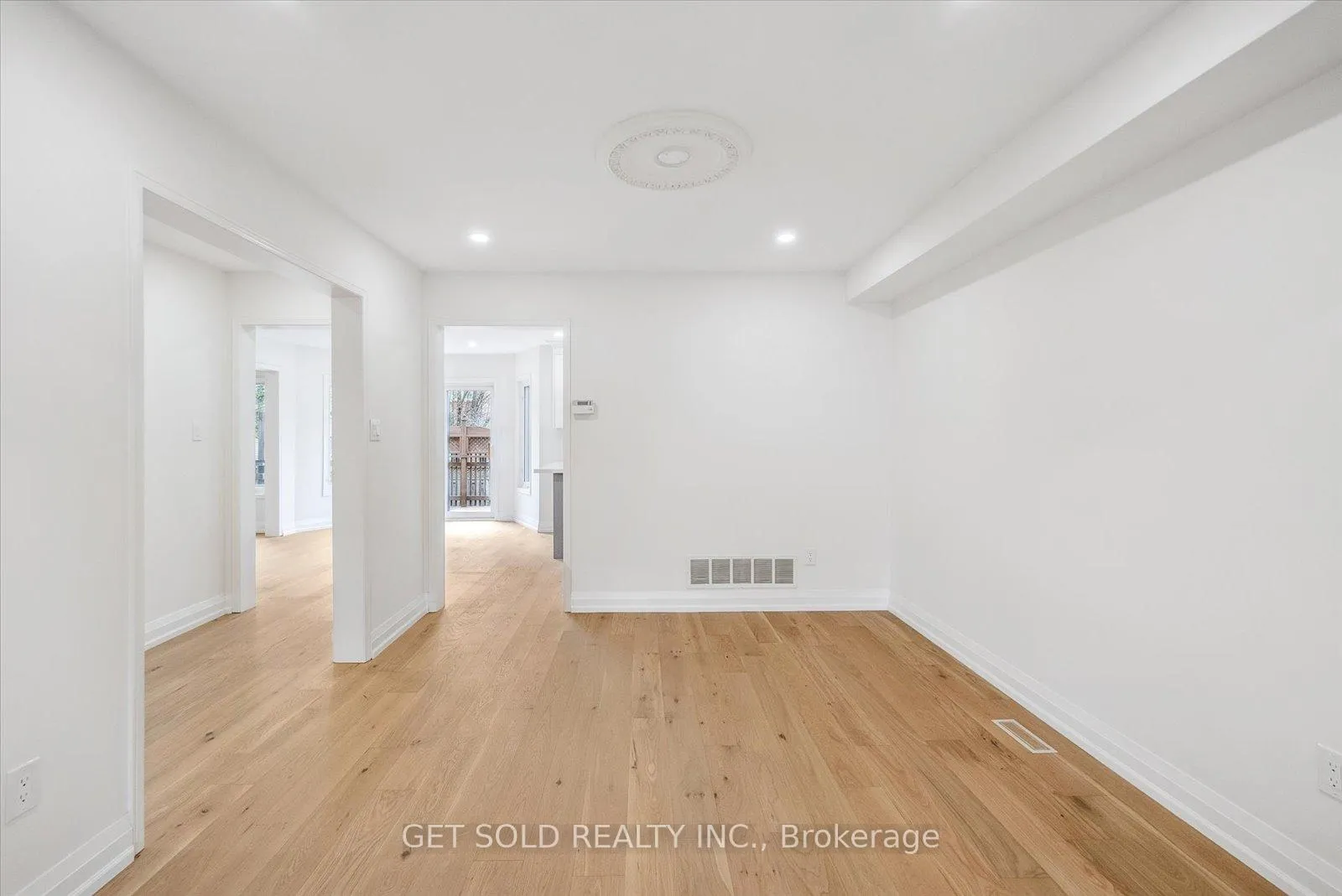 Photo 7 of 27 Edenbridge Drive, Vaughan, Beverley Glen — HOMEH