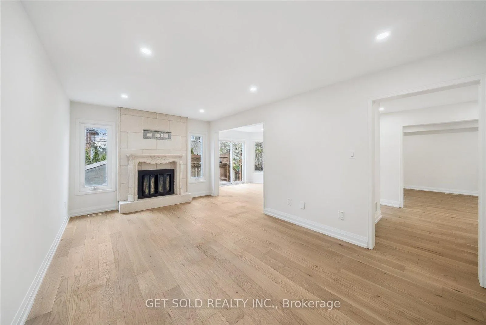 Photo 10 of 27 Edenbridge Drive, Vaughan, Beverley Glen — HOMEH