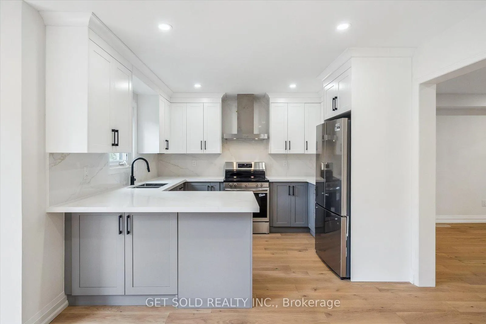 Photo 17 of 27 Edenbridge Drive, Vaughan, Beverley Glen — HOMEH