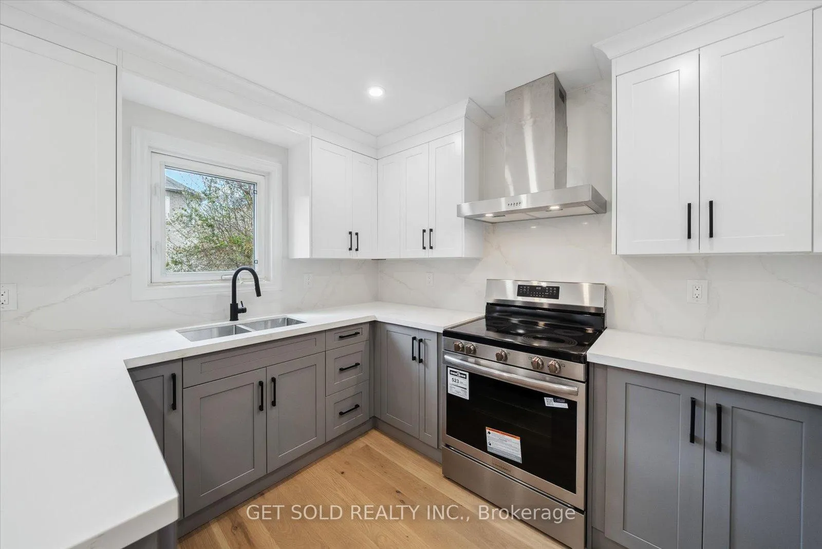 Photo 19 of 27 Edenbridge Drive, Vaughan, Beverley Glen — HOMEH