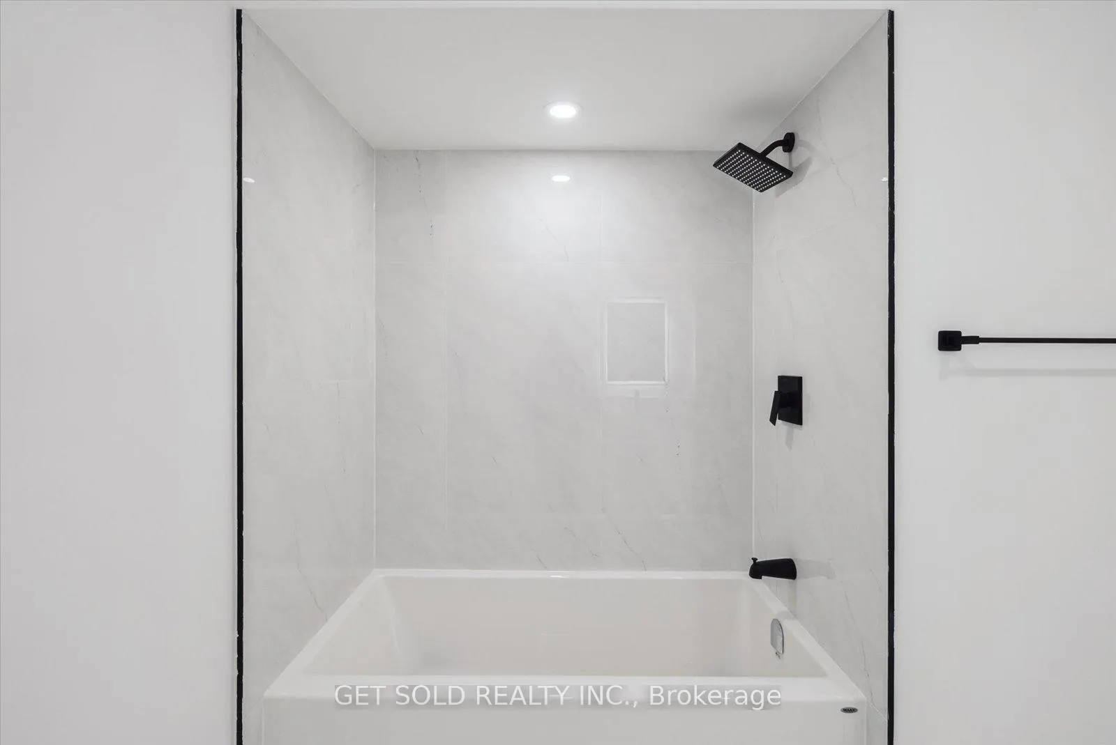 Photo 37 of 27 Edenbridge Drive, Vaughan, Beverley Glen — HOMEH