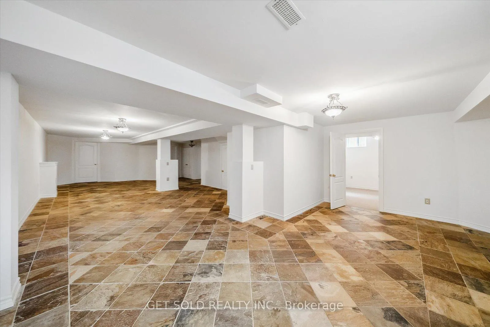 Photo 40 of 27 Edenbridge Drive, Vaughan, Beverley Glen — HOMEH
