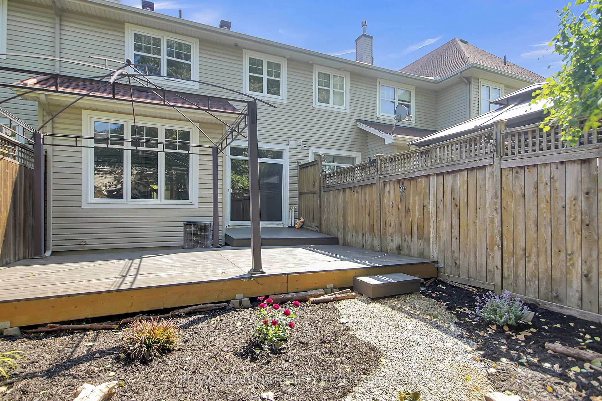 Photo 44 of 105 Shepody Circle, Ottawa, Blossom Park/Kemp Park/Findlay Creek — HOMEH