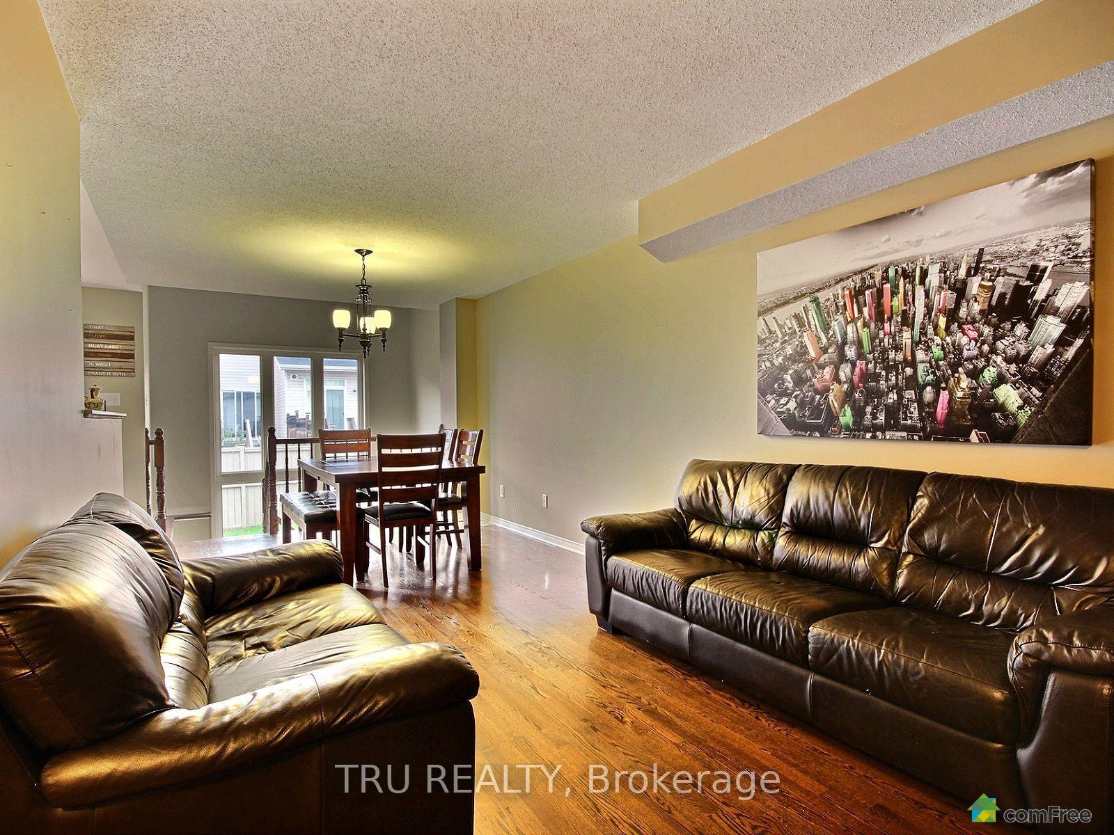 Photo 3 of 226 Lamplighters Drive, Ottawa, Barrhaven - Cedargrove/Fraserdale — HOMEH