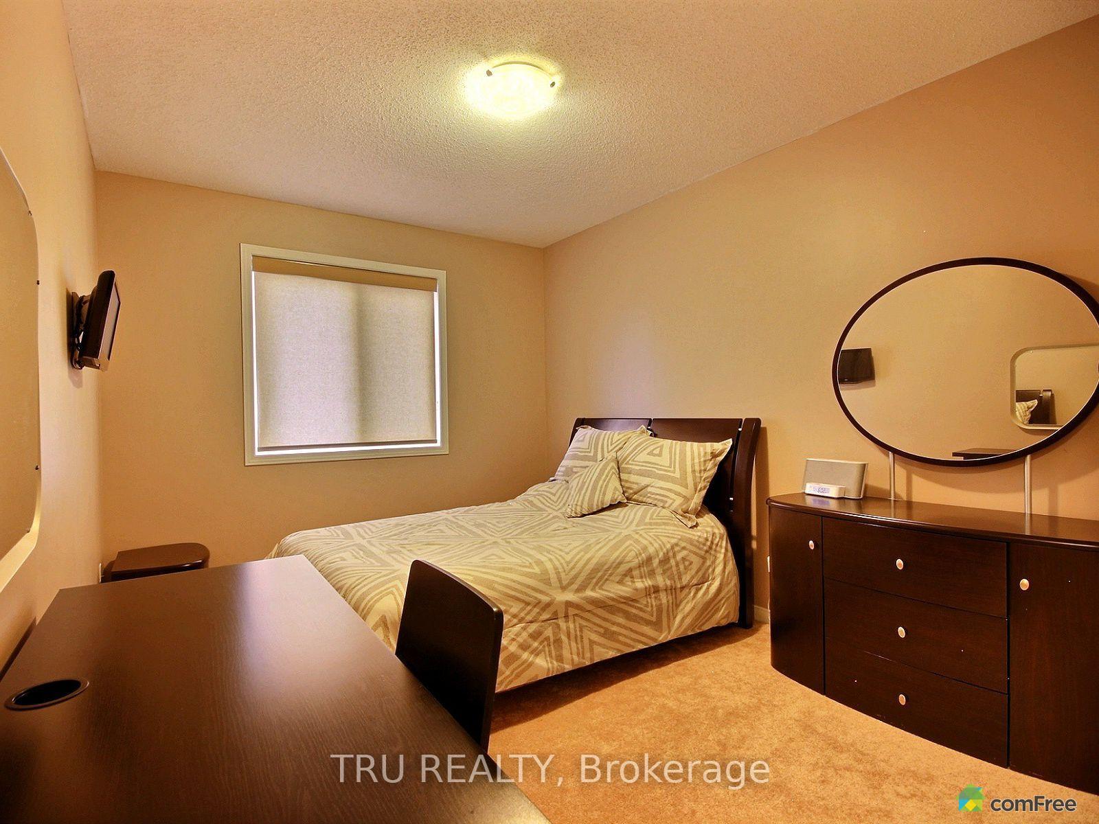 Photo 6 of 226 Lamplighters Drive, Ottawa, Barrhaven - Cedargrove/Fraserdale — HOMEH