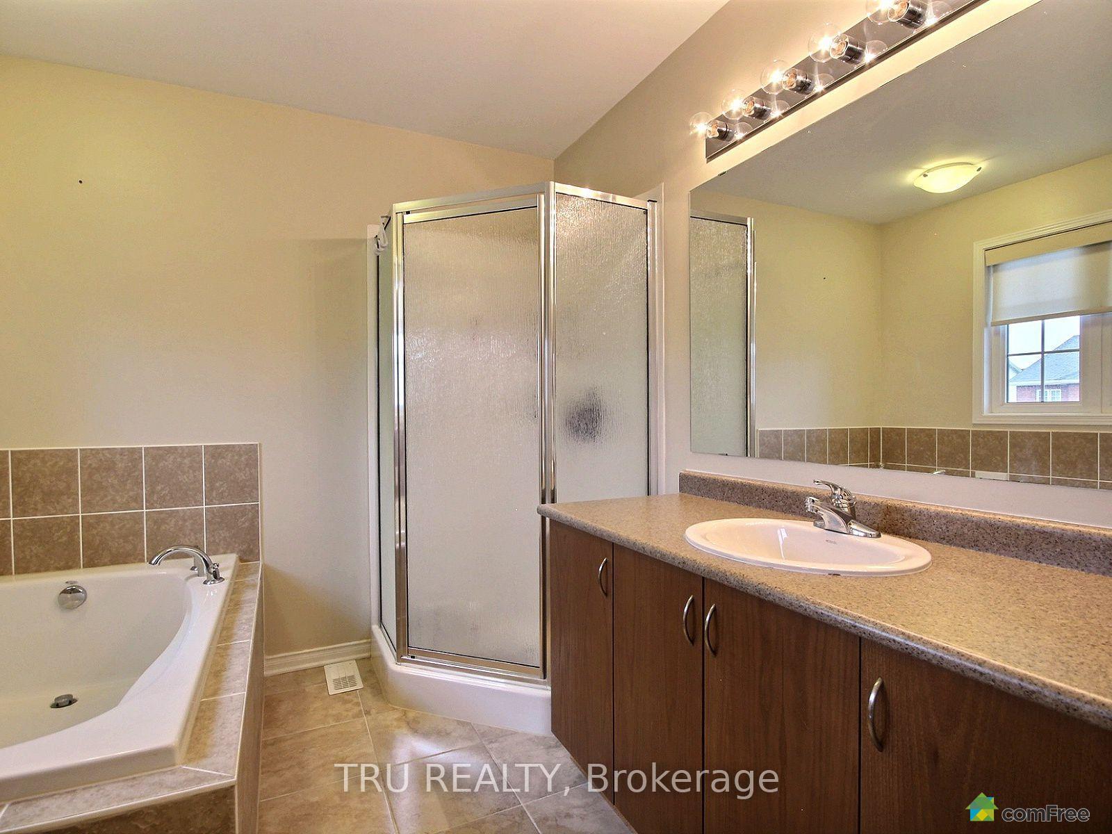 Photo 10 of 226 Lamplighters Drive, Ottawa, Barrhaven - Cedargrove/Fraserdale — HOMEH