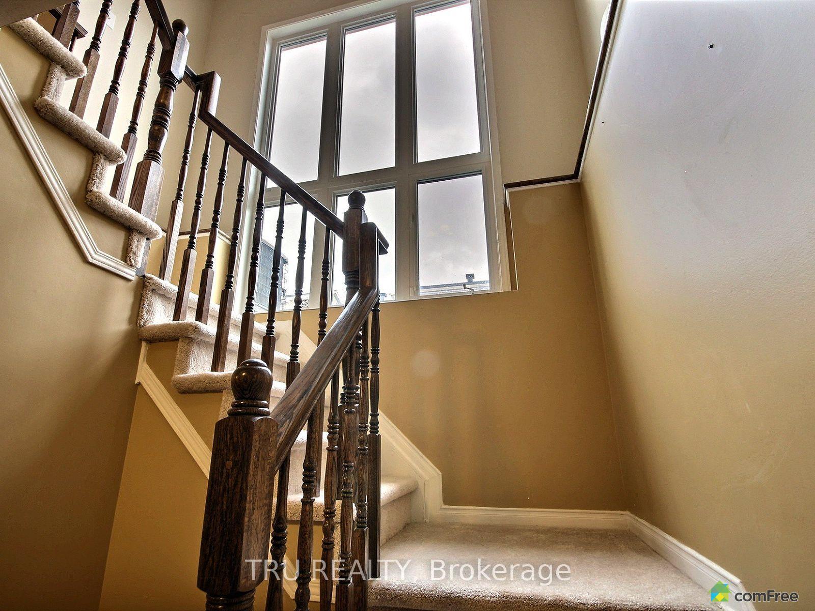 Photo 9 of 226 Lamplighters Drive, Ottawa, Barrhaven - Cedargrove/Fraserdale — HOMEH