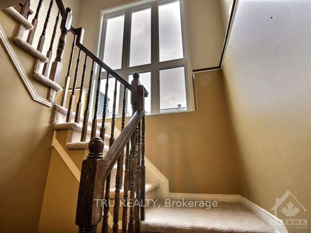 Photo 11 of 226 Lamplighters Drive, Ottawa, Barrhaven - Cedargrove/Fraserdale — HOMEH