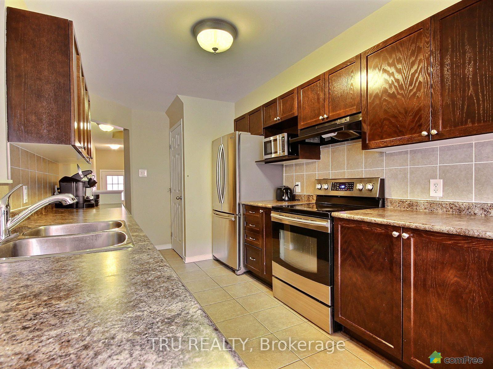 Photo 12 of 226 Lamplighters Drive, Ottawa, Barrhaven - Cedargrove/Fraserdale — HOMEH