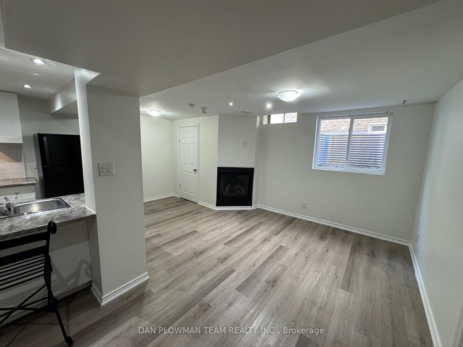 Photo 5 of 37 Wood Drive, Whitby, Blue Grass Meadows — HOMEH