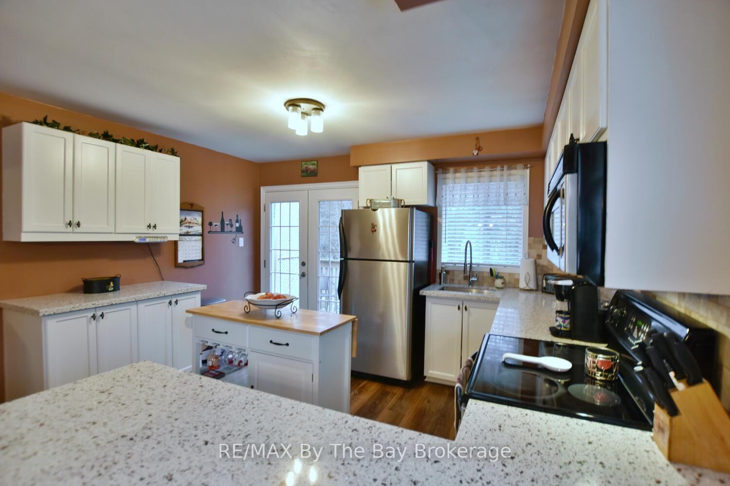Photo 6 of 97 Glen Eton Road, Wasaga Beach — HOMEH