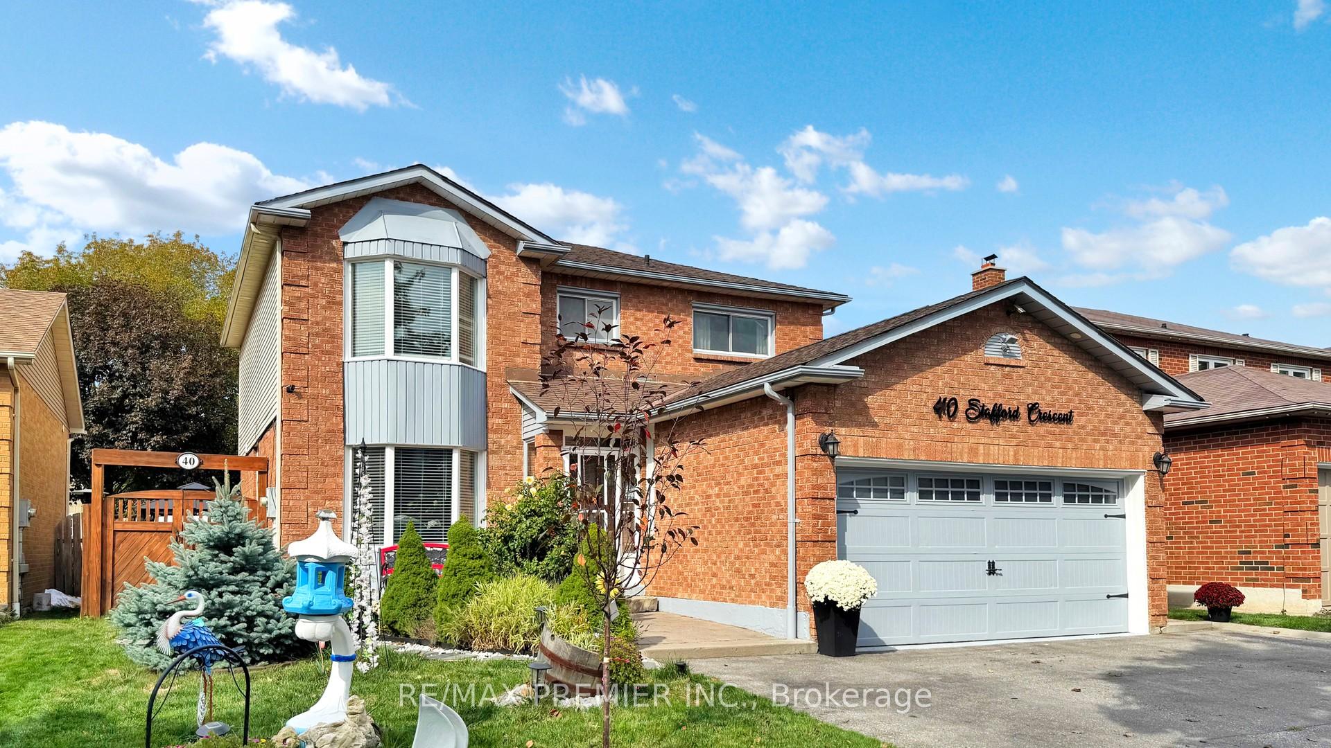 Photo 2 of 40 Stafford Crescent, Whitby, Blue Grass Meadows — HOMEH