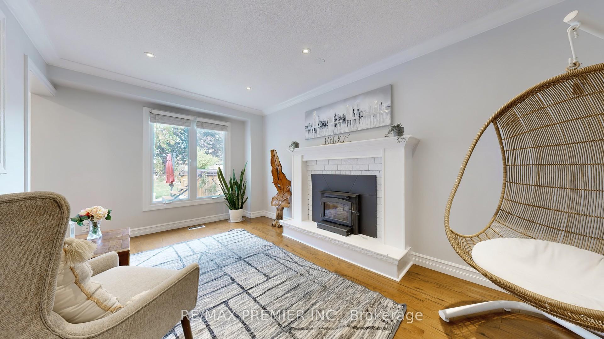Photo 7 of 40 Stafford Crescent, Whitby, Blue Grass Meadows — HOMEH