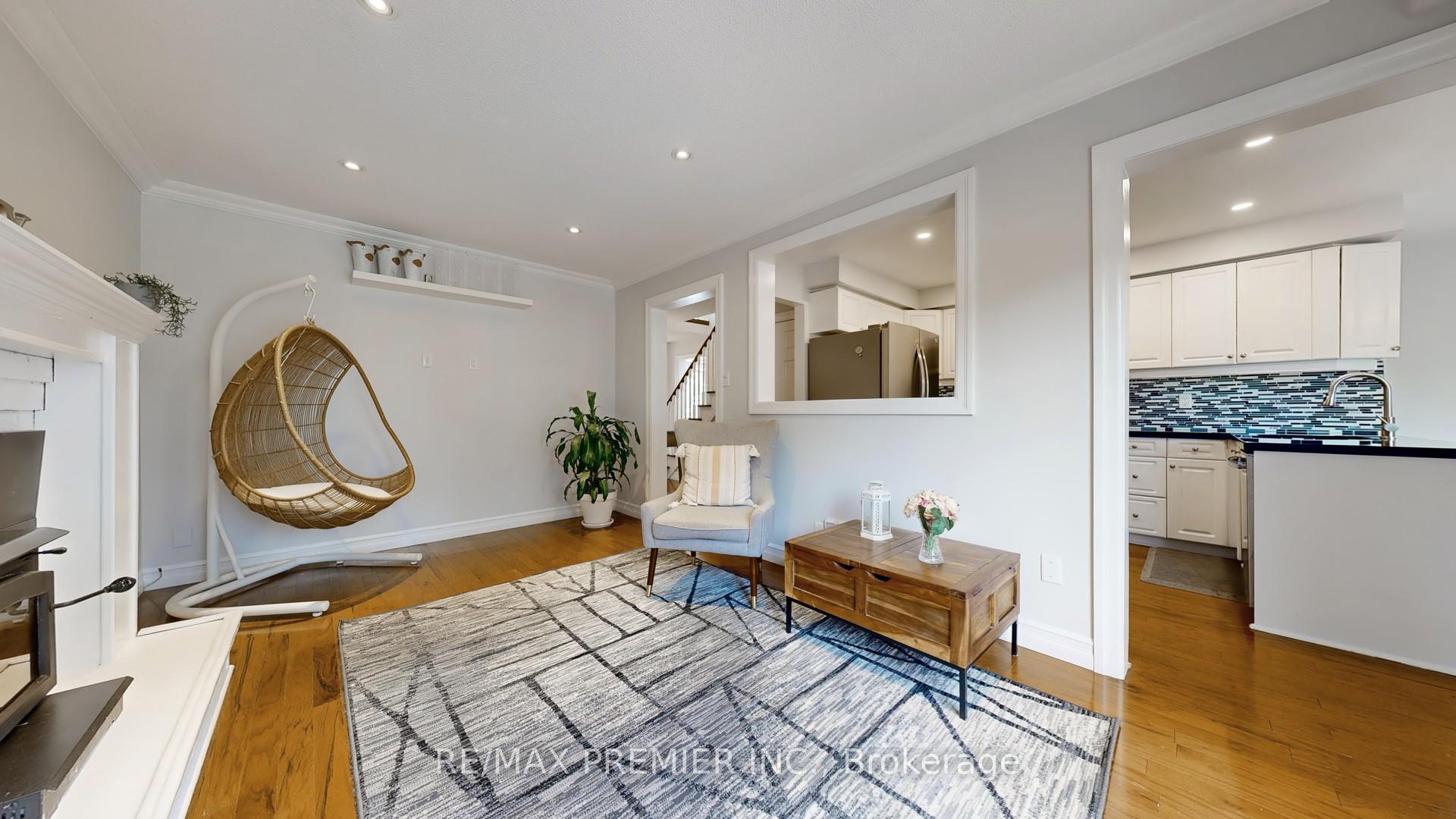 Photo 9 of 40 Stafford Crescent, Whitby, Blue Grass Meadows — HOMEH