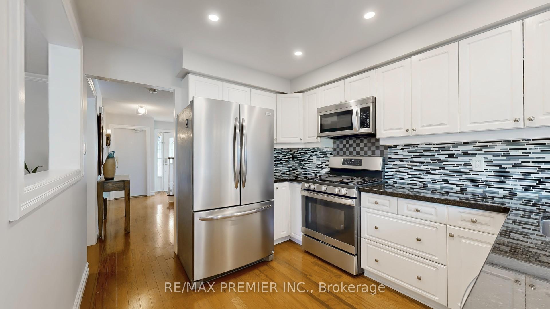 Photo 10 of 40 Stafford Crescent, Whitby, Blue Grass Meadows — HOMEH