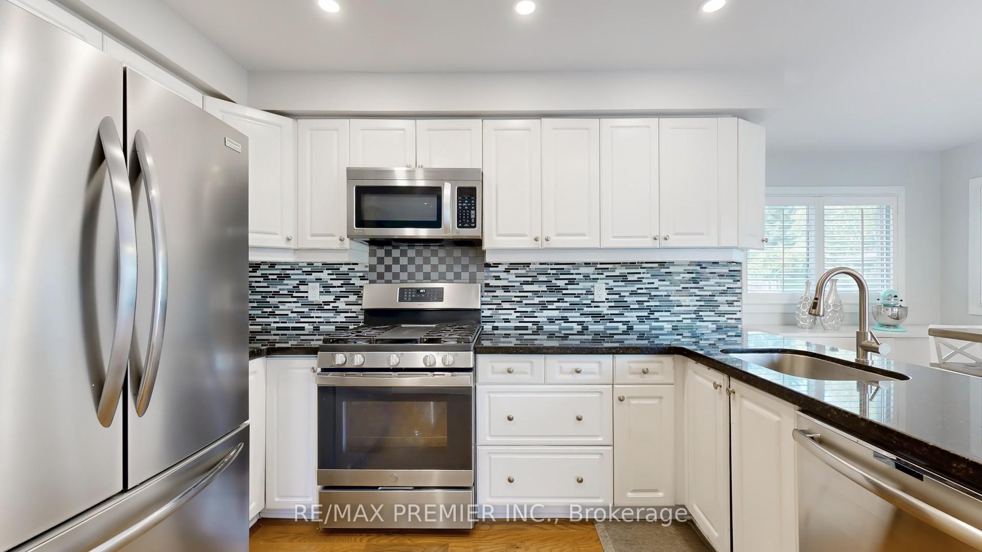 Photo 12 of 40 Stafford Crescent, Whitby, Blue Grass Meadows — HOMEH
