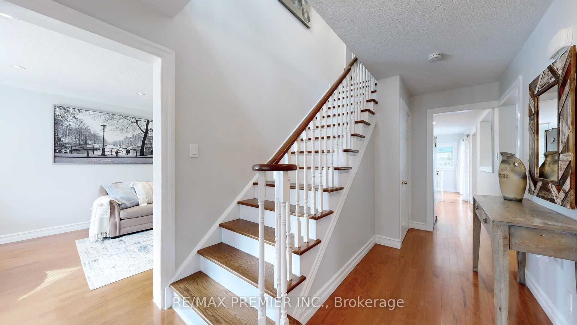 Photo 16 of 40 Stafford Crescent, Whitby, Blue Grass Meadows — HOMEH
