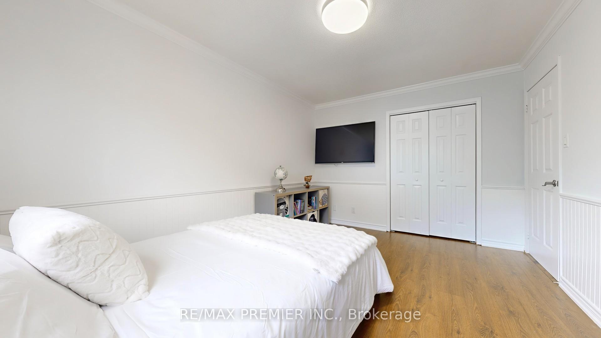 Photo 21 of 40 Stafford Crescent, Whitby, Blue Grass Meadows — HOMEH