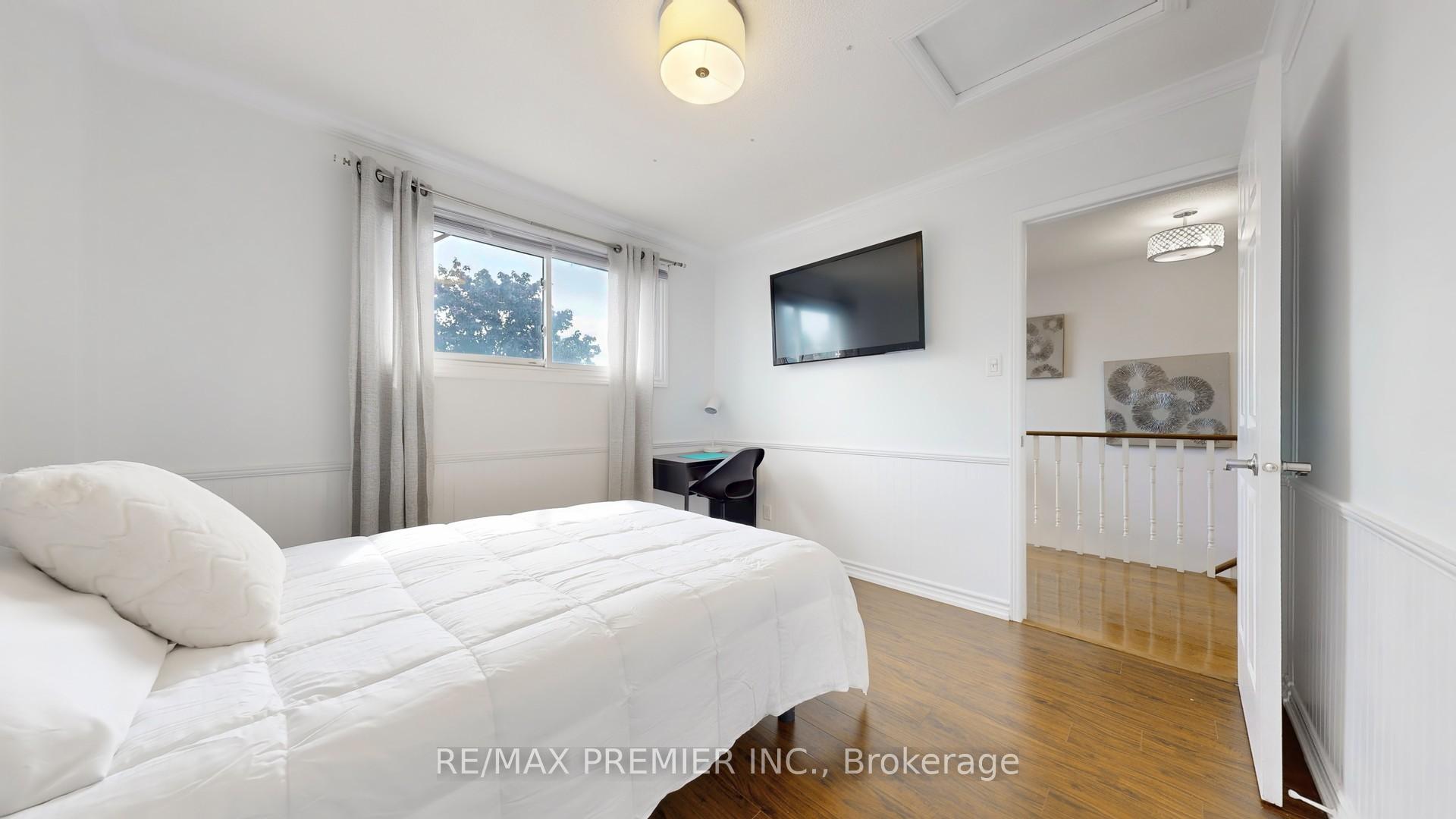Photo 23 of 40 Stafford Crescent, Whitby, Blue Grass Meadows — HOMEH