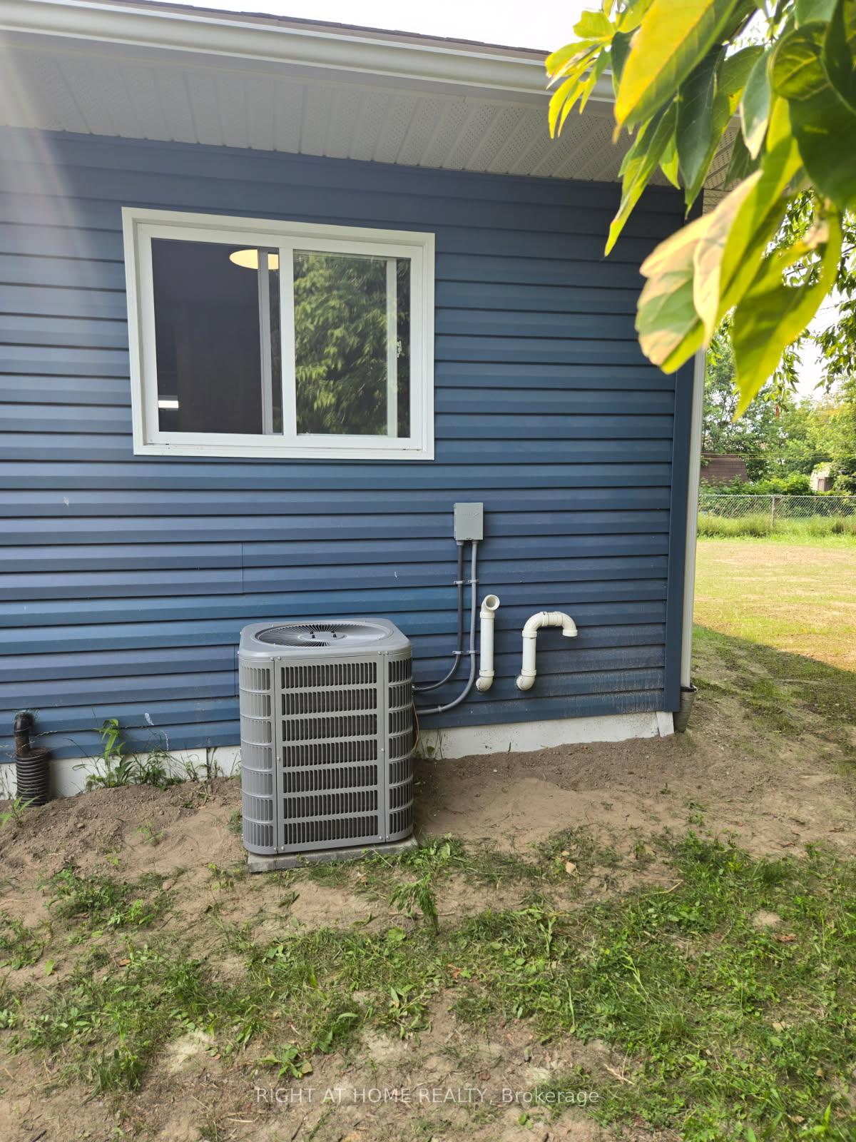 Photo 5 of 187 Russell Street, West Nipissing, Sturgeon Falls — HOMEH