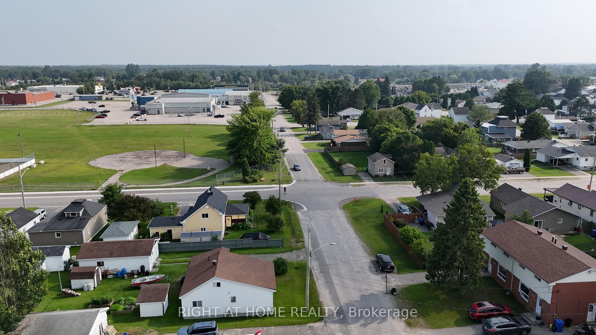 Photo 31 of 187 Russell Street, West Nipissing, Sturgeon Falls — HOMEH