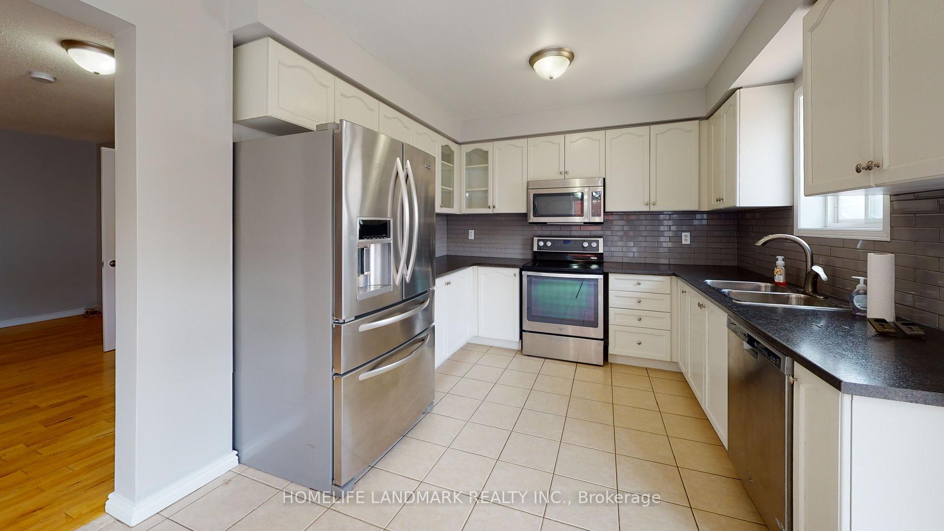 Photo 2 of 80 Presley Crescent, Whitby, Williamsburg — HOMEH