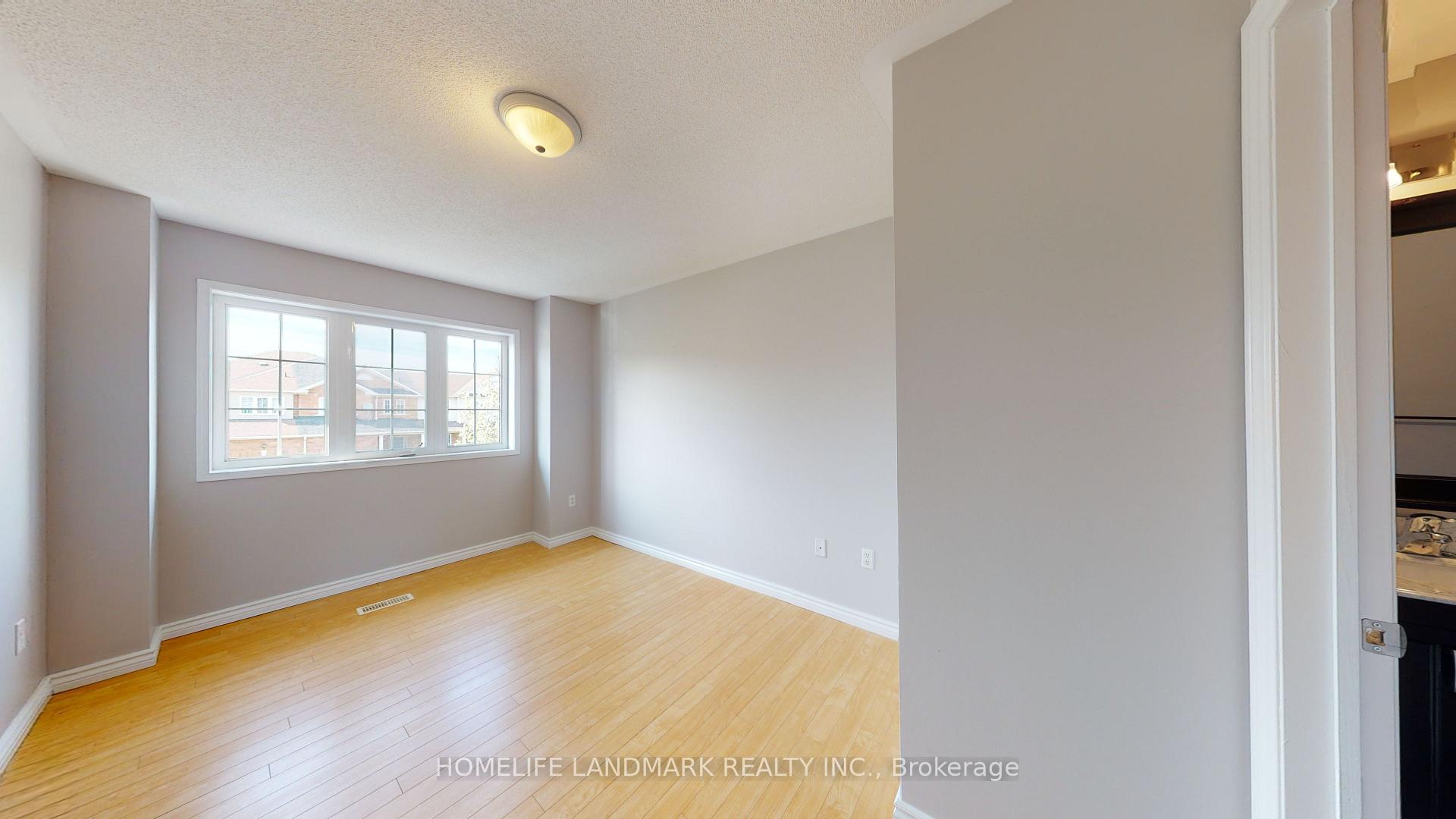 Photo 3 of 80 Presley Crescent, Whitby, Williamsburg — HOMEH