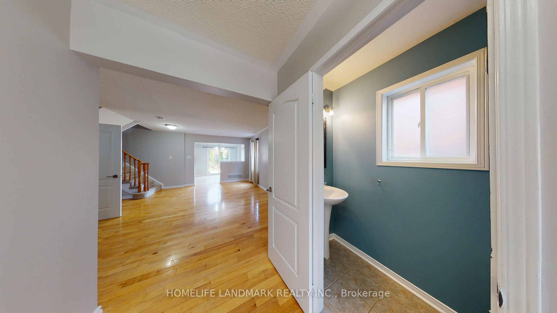 Photo 11 of 80 Presley Crescent, Whitby, Williamsburg — HOMEH