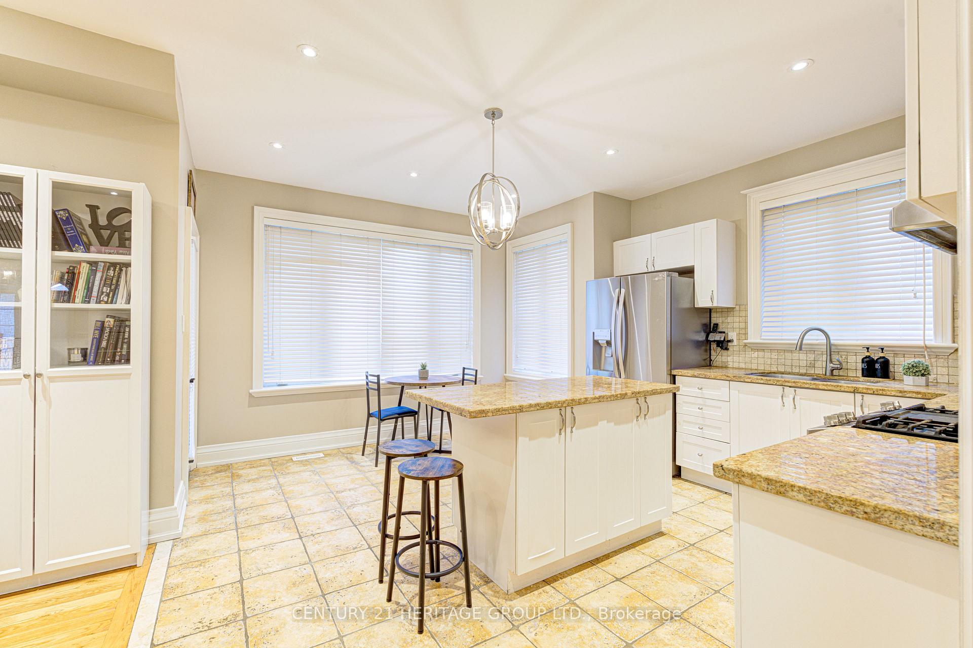 Photo 7 of 530 Vellore Woods Boulevard, Vaughan, Vellore Village — HOMEH
