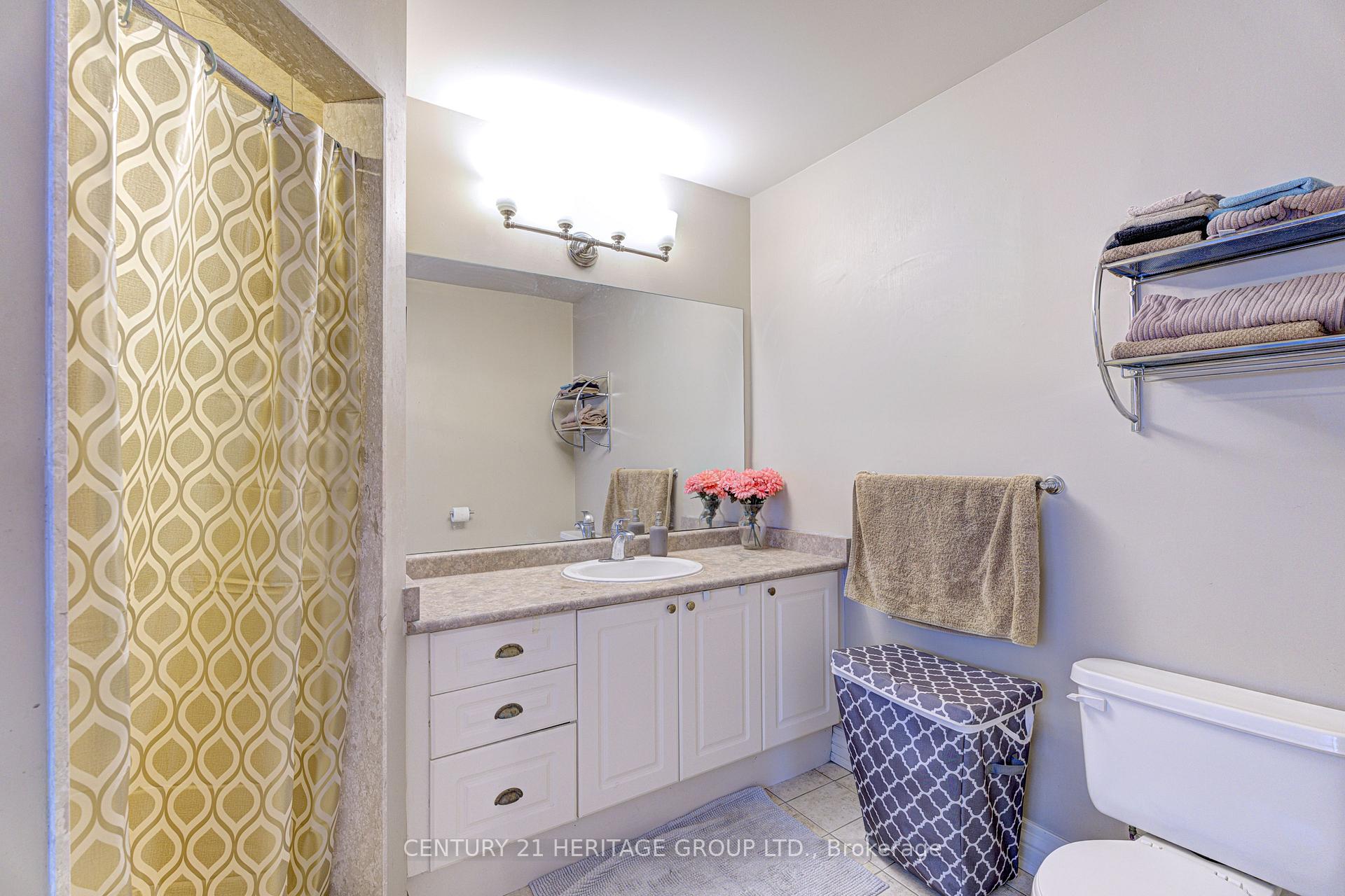 Photo 12 of 530 Vellore Woods Boulevard, Vaughan, Vellore Village — HOMEH